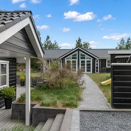 Lilie - 270m From The Sea By Interhome